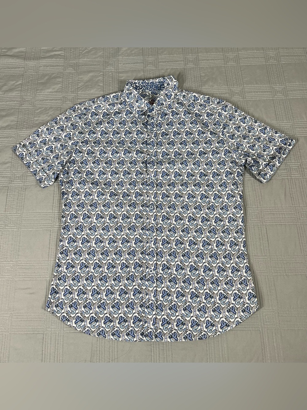 Robert Graham Shirt Mens Medium Blue Paisley Short Sleeve Button Up Classic Fit